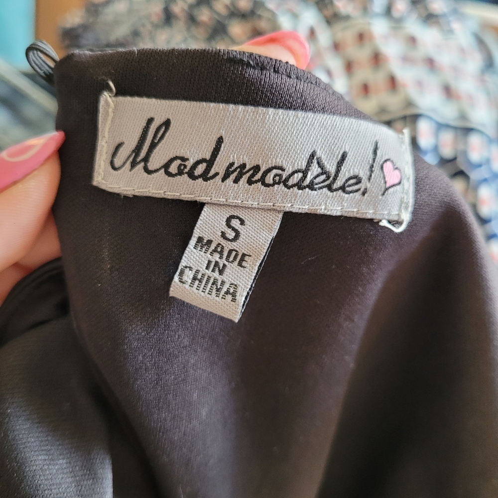 Mod Modele Dress - Picture 2 of 4